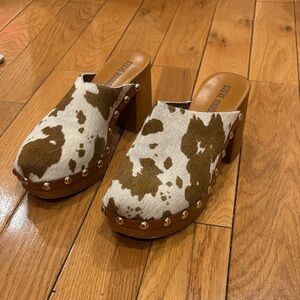 Steve Madden Brown and Cream Patterned Clogs